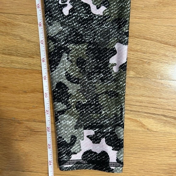 EMILY HSU HIGH WAIST PUZZLE PIECES CAMO LEGGINGS - Picture 7 of 7